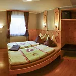 Apartment Haus Alpenchalet *