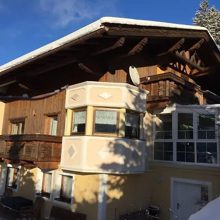 Haus Alpenchalet * Нойштифт-им-Штубайталь