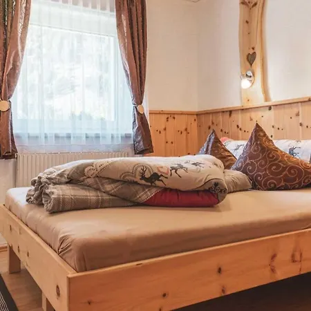 شقة Haus Alpenchalet *